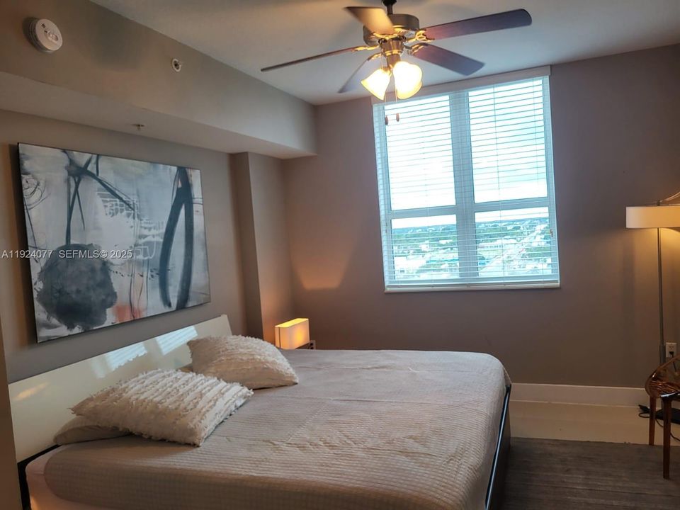 For Rent: $2,300 (1 beds, 1 baths, 805 Square Feet)