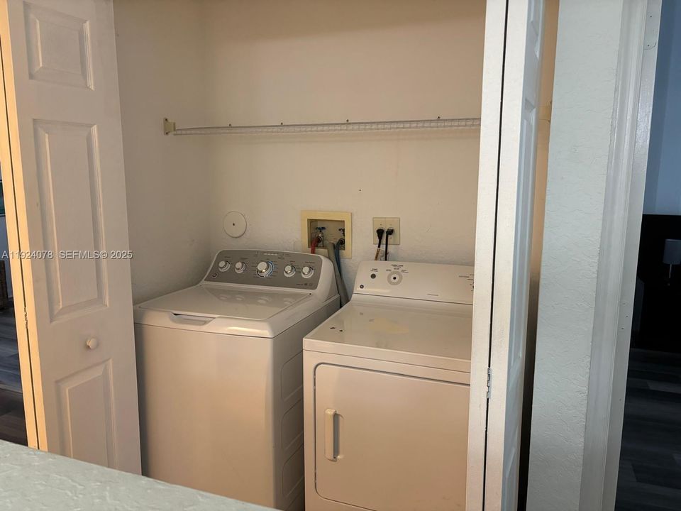 For Sale: $474,000 (4 beds, 2 baths, 1568 Square Feet)