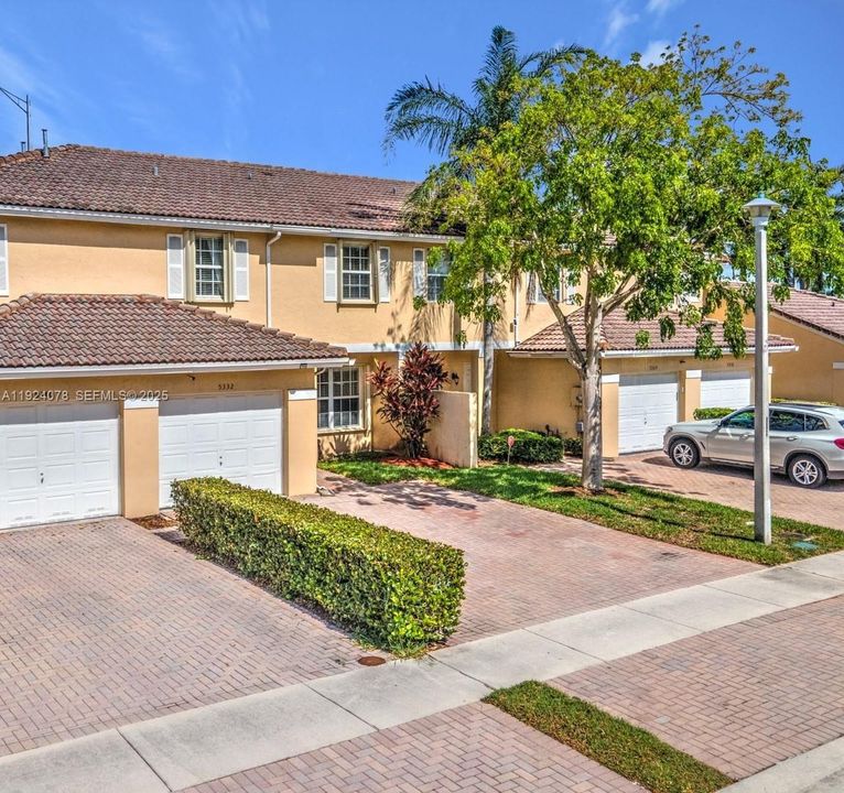 For Sale: $474,000 (4 beds, 2 baths, 1568 Square Feet)