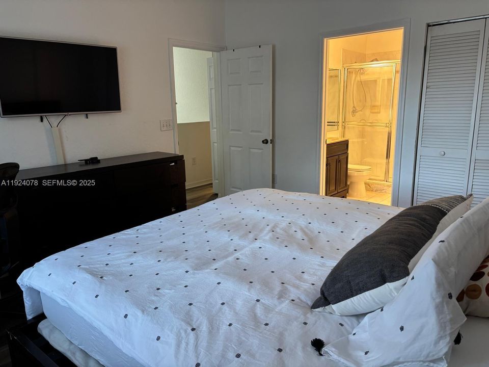 For Sale: $474,000 (4 beds, 2 baths, 1568 Square Feet)