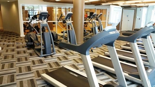 Под контрактом: $339,900 (1 спален, 1 ванн, 978 Квадратных фут)