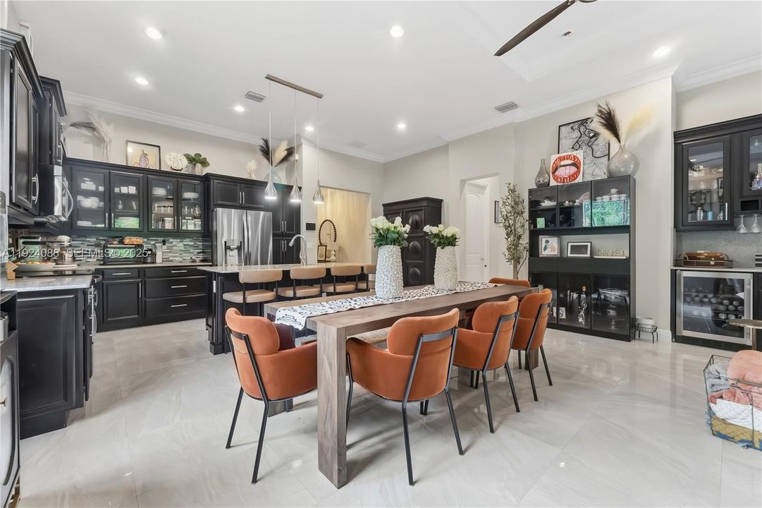 For Sale: $799,000 (3 beds, 3 baths, 1980 Square Feet)