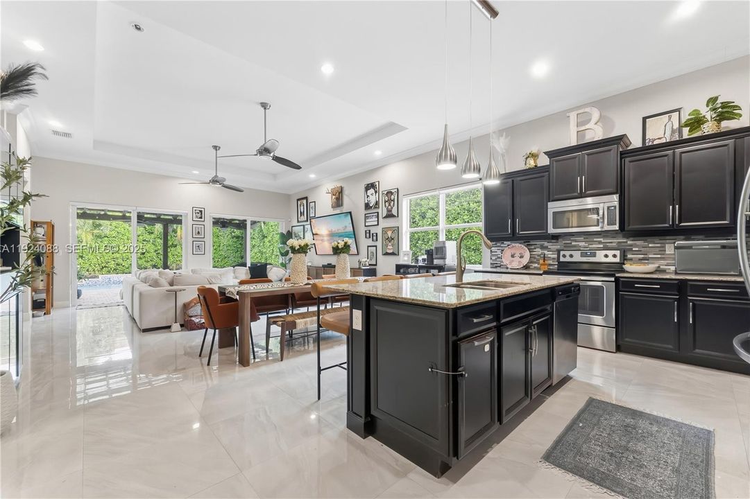 For Sale: $799,000 (3 beds, 3 baths, 1980 Square Feet)