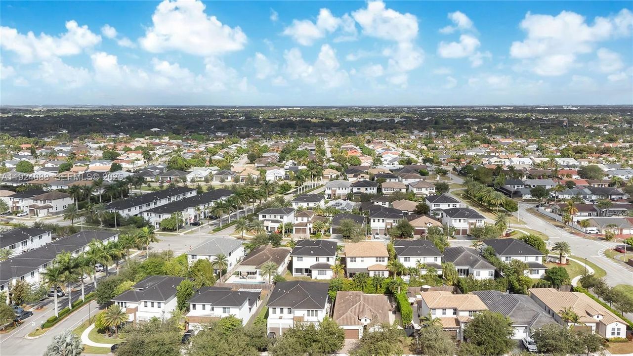 For Sale: $799,000 (3 beds, 3 baths, 1980 Square Feet)