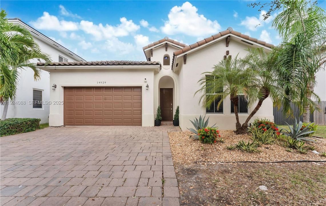 For Sale: $799,000 (3 beds, 3 baths, 1980 Square Feet)