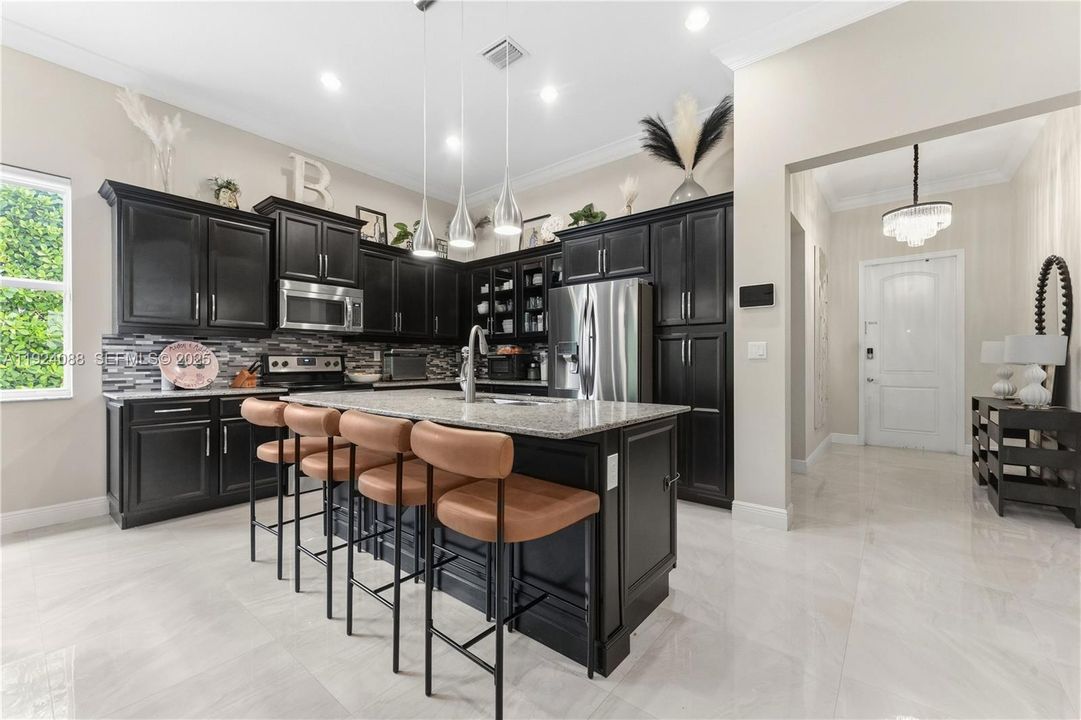 For Sale: $799,000 (3 beds, 3 baths, 1980 Square Feet)