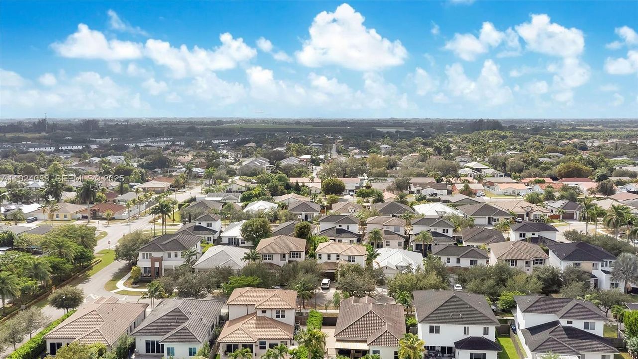 For Sale: $799,000 (3 beds, 3 baths, 1980 Square Feet)