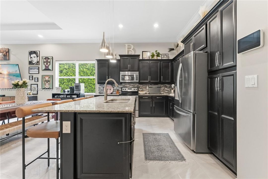 For Sale: $799,000 (3 beds, 3 baths, 1980 Square Feet)