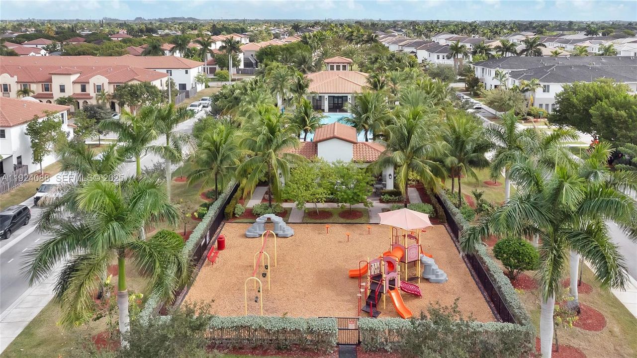 For Sale: $799,000 (3 beds, 3 baths, 1980 Square Feet)