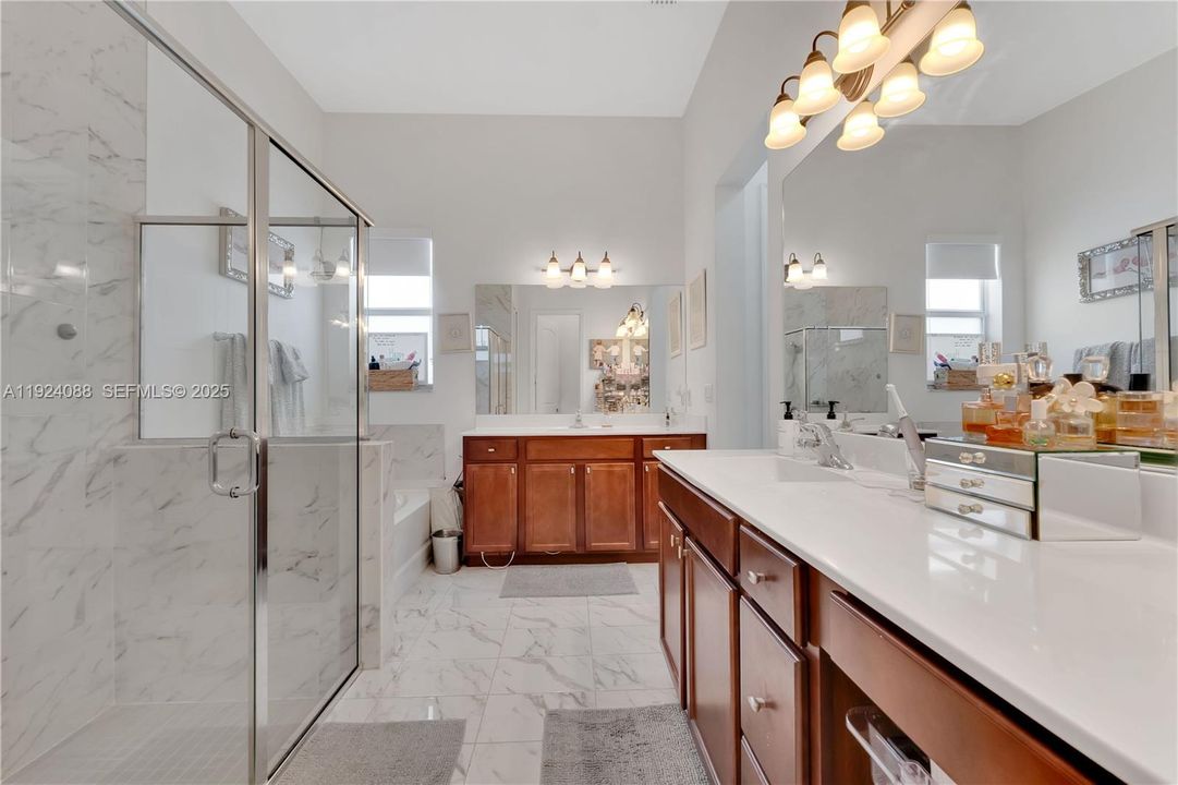 For Sale: $799,000 (3 beds, 3 baths, 1980 Square Feet)