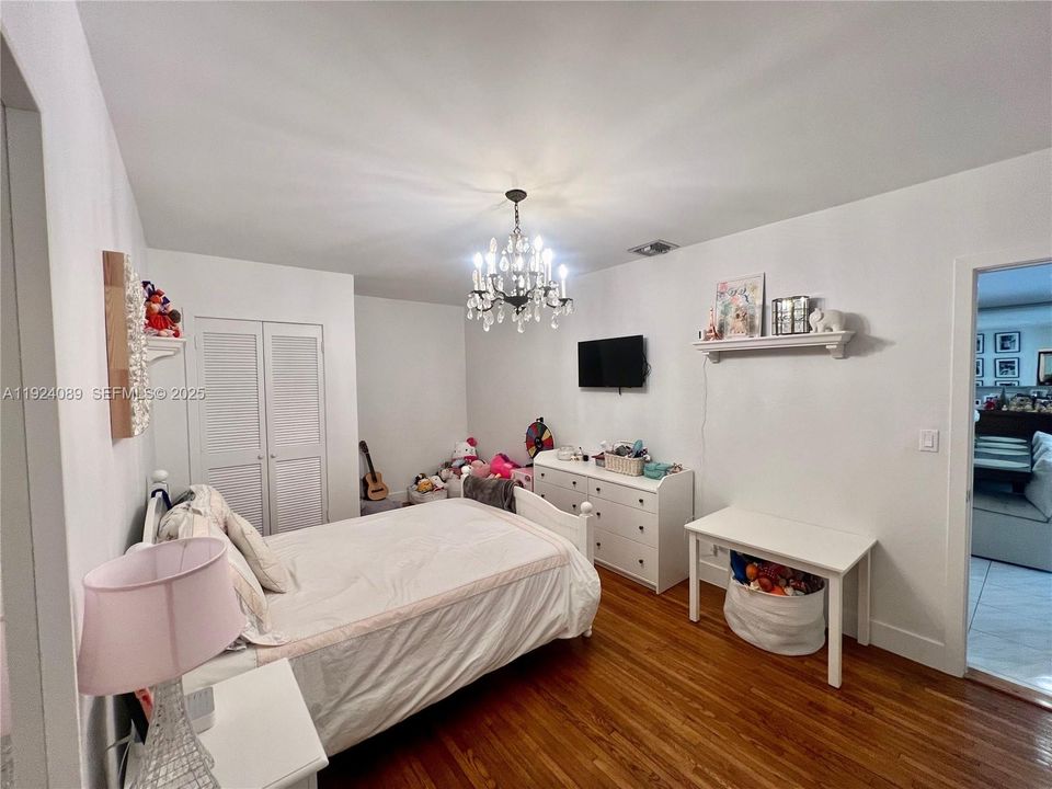 For Sale: $2,250,000 (4 beds, 3 baths, 2353 Square Feet)