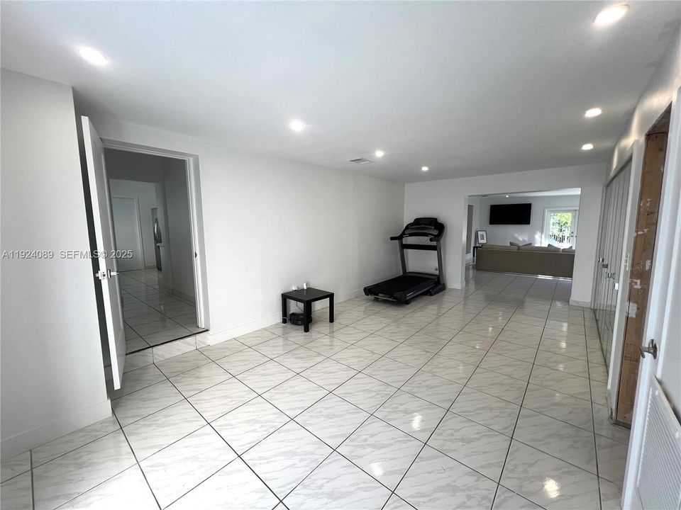 For Sale: $2,250,000 (4 beds, 3 baths, 2353 Square Feet)