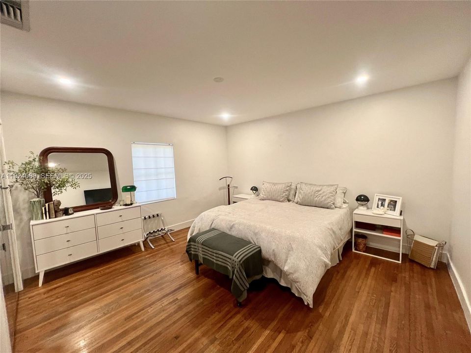 For Sale: $2,250,000 (4 beds, 3 baths, 2353 Square Feet)