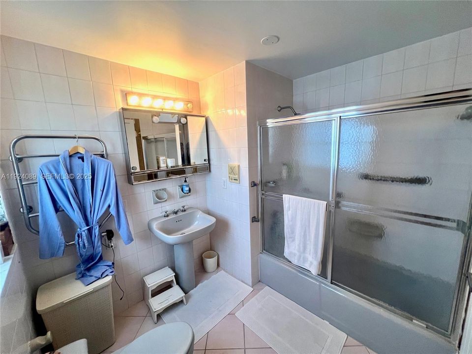 For Sale: $2,250,000 (4 beds, 3 baths, 2353 Square Feet)