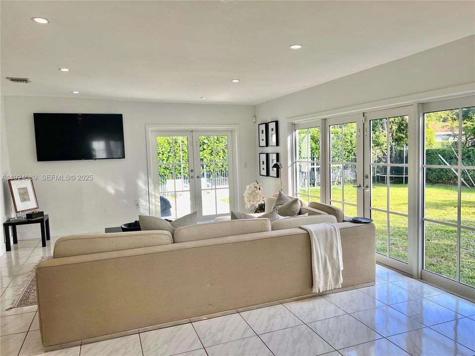 For Sale: $2,250,000 (4 beds, 3 baths, 2353 Square Feet)