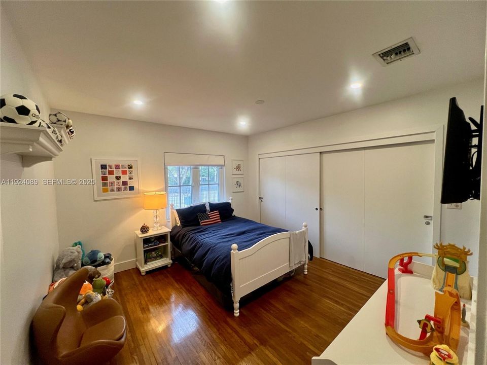 For Sale: $2,250,000 (4 beds, 3 baths, 2353 Square Feet)