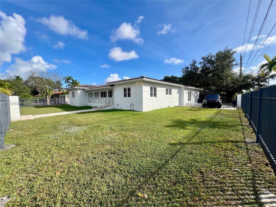 For Sale: $2,250,000 (4 beds, 3 baths, 2353 Square Feet)