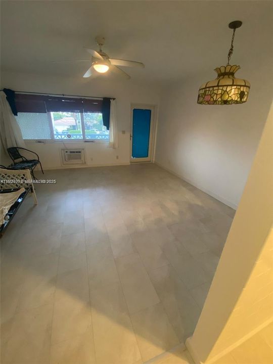 For Rent: $1,649 (1 beds, 1 baths, 754 Square Feet)