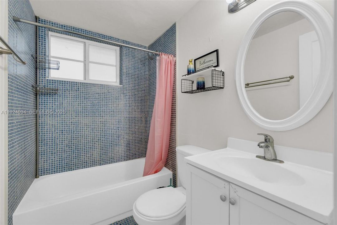 En Venta: $170,000 (0 camas, 1 baños, 416 Pies cuadrados)