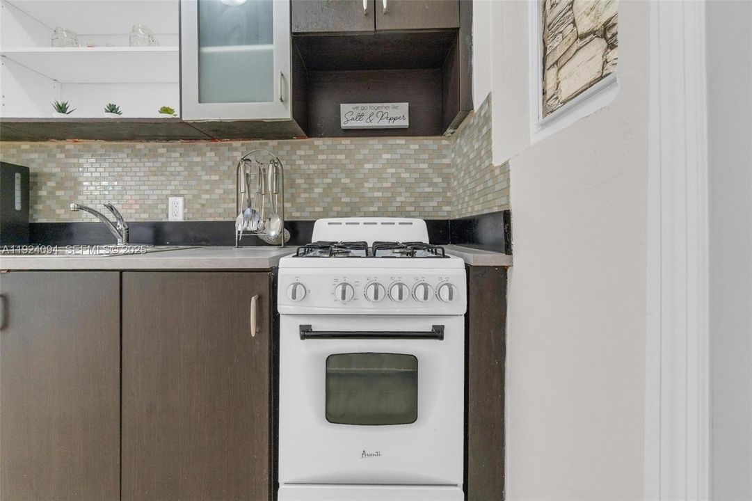 En Venta: $170,000 (0 camas, 1 baños, 416 Pies cuadrados)