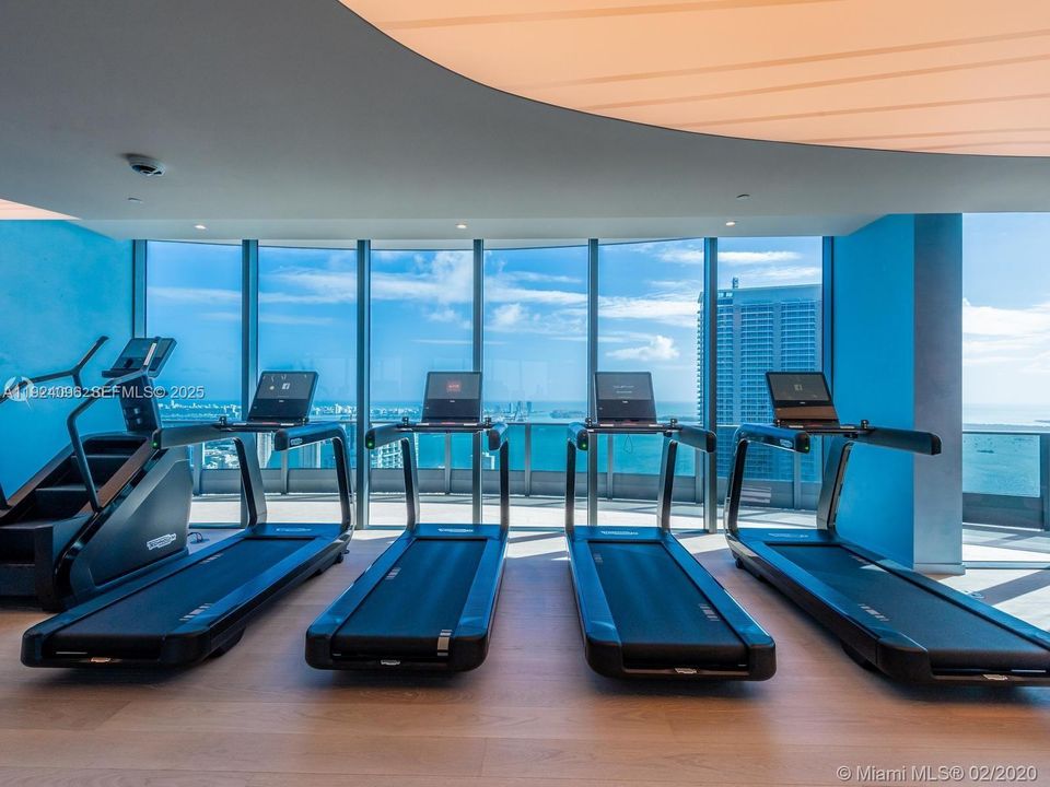 В аренду: $9,500 (2 спален, 2 ванн, 1286 Квадратных фут)