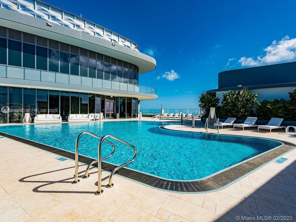 В аренду: $9,500 (2 спален, 2 ванн, 1286 Квадратных фут)