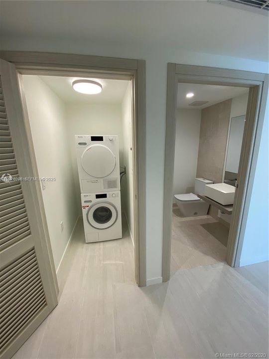 В аренду: $9,500 (2 спален, 2 ванн, 1286 Квадратных фут)