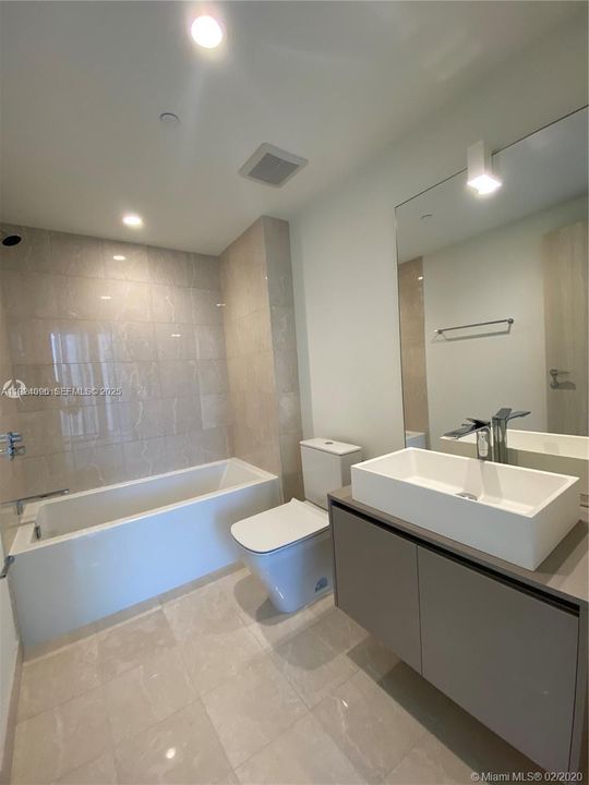 В аренду: $9,500 (2 спален, 2 ванн, 1286 Квадратных фут)