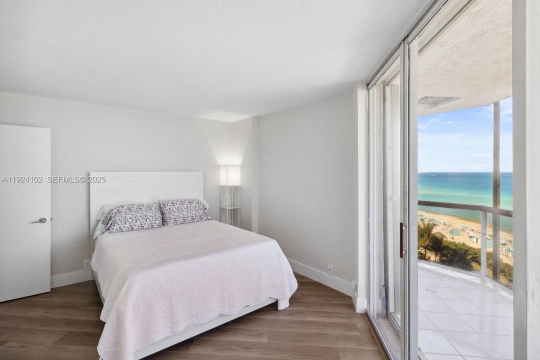 For Rent: $5,500 (2 beds, 2 baths, 1180 Square Feet)