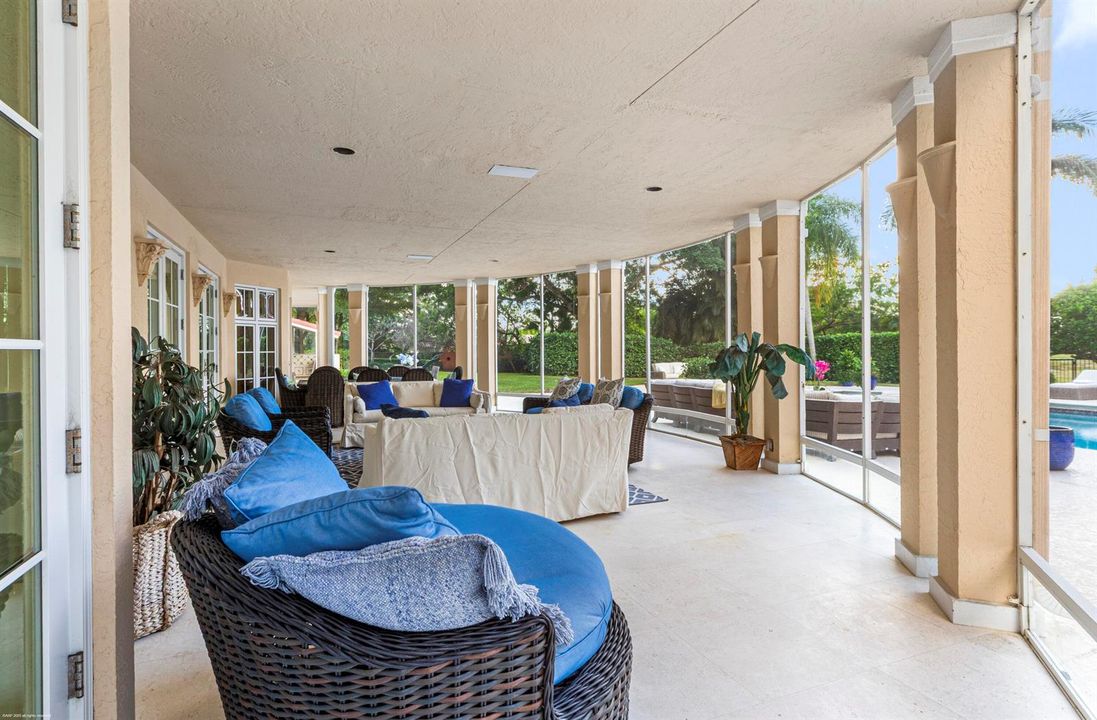 2359 Muir Cir 061
