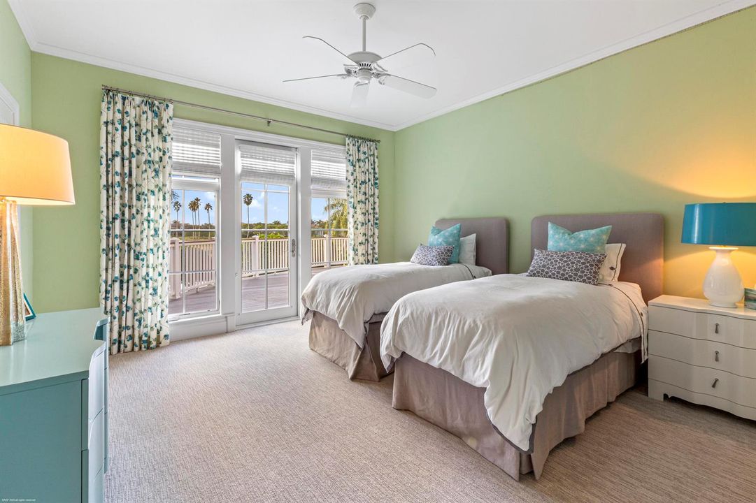 2359 Muir Cir 053
