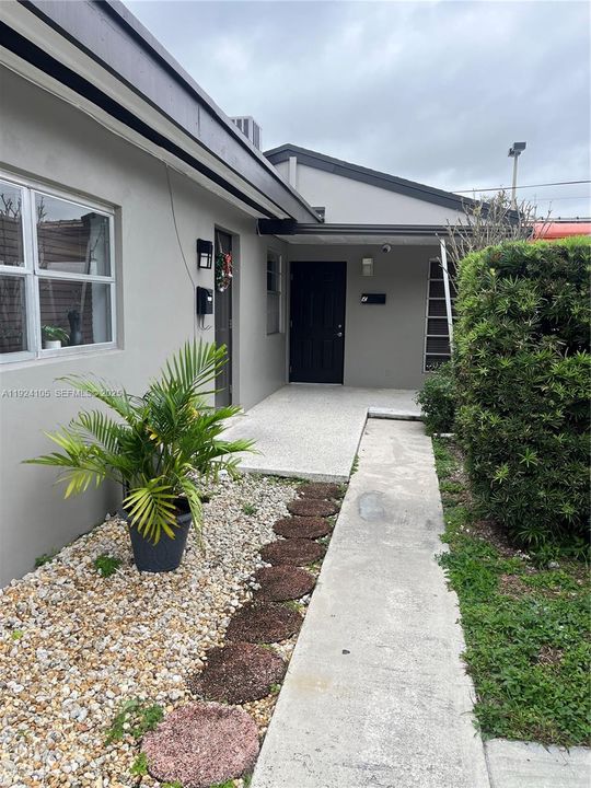 For Rent: $1,600 (1 beds, 1 baths, 440 Square Feet)