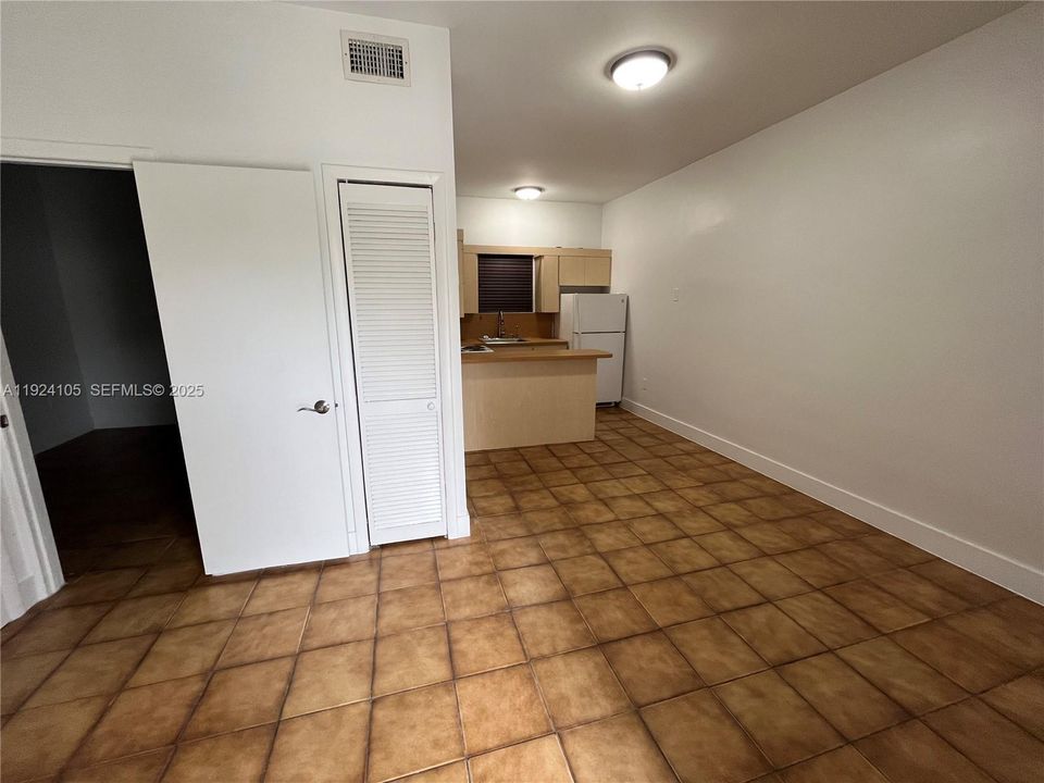 For Rent: $1,600 (1 beds, 1 baths, 440 Square Feet)