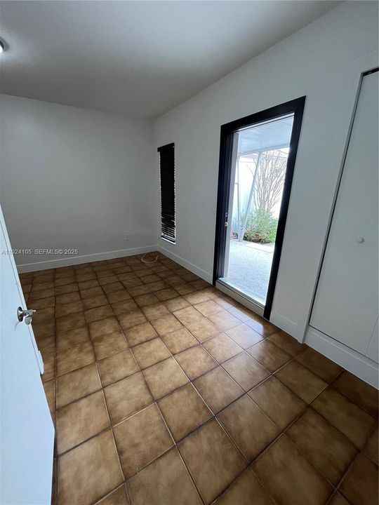 For Rent: $1,600 (1 beds, 1 baths, 440 Square Feet)