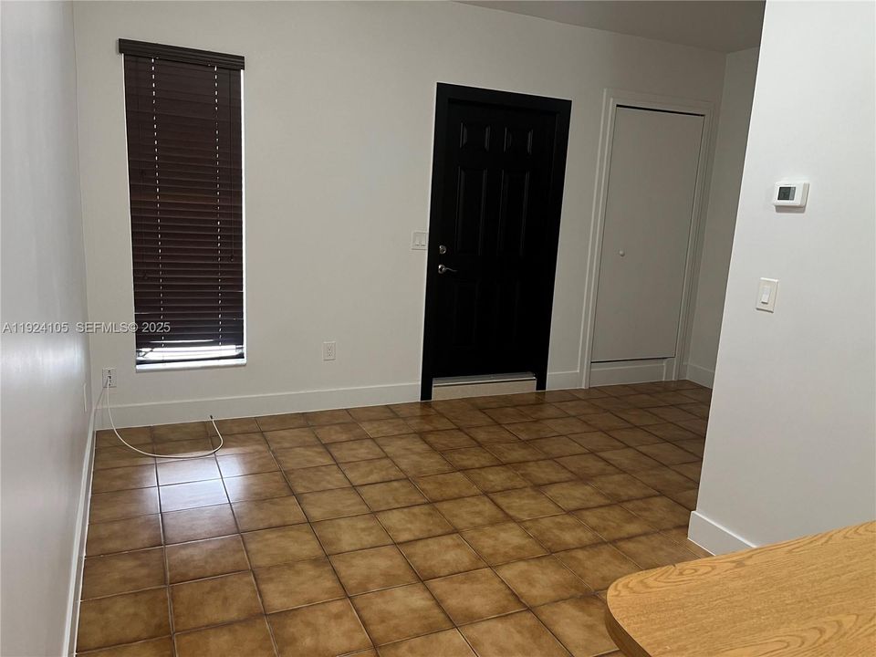 For Rent: $1,600 (1 beds, 1 baths, 440 Square Feet)