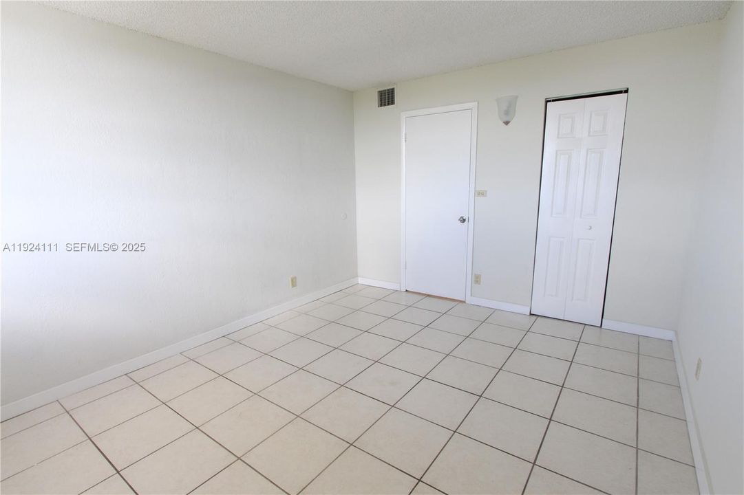 For Rent: $1,750 (1 beds, 1 baths, 605 Square Feet)