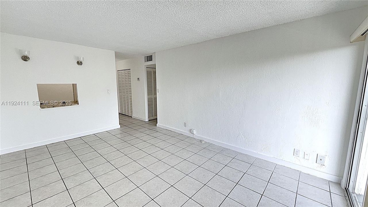 For Rent: $1,750 (1 beds, 1 baths, 605 Square Feet)