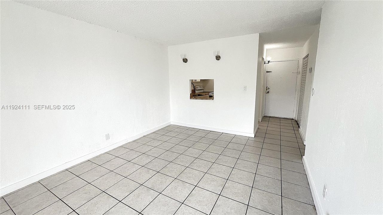 For Rent: $1,750 (1 beds, 1 baths, 605 Square Feet)