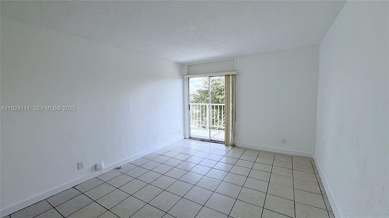 For Rent: $1,750 (1 beds, 1 baths, 605 Square Feet)