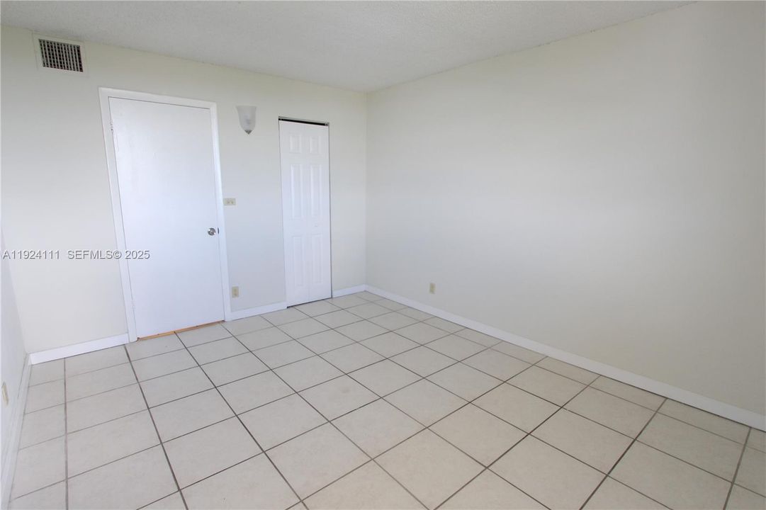 For Rent: $1,750 (1 beds, 1 baths, 605 Square Feet)