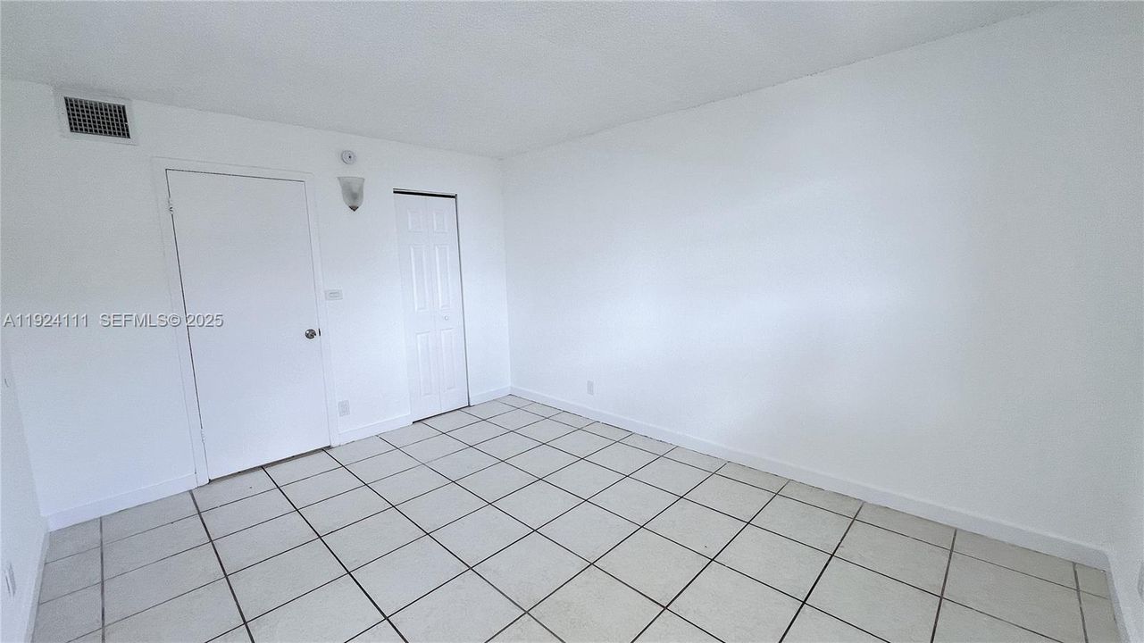 For Rent: $1,750 (1 beds, 1 baths, 605 Square Feet)