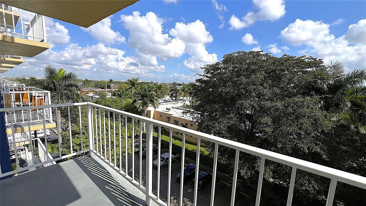 For Rent: $1,750 (1 beds, 1 baths, 605 Square Feet)