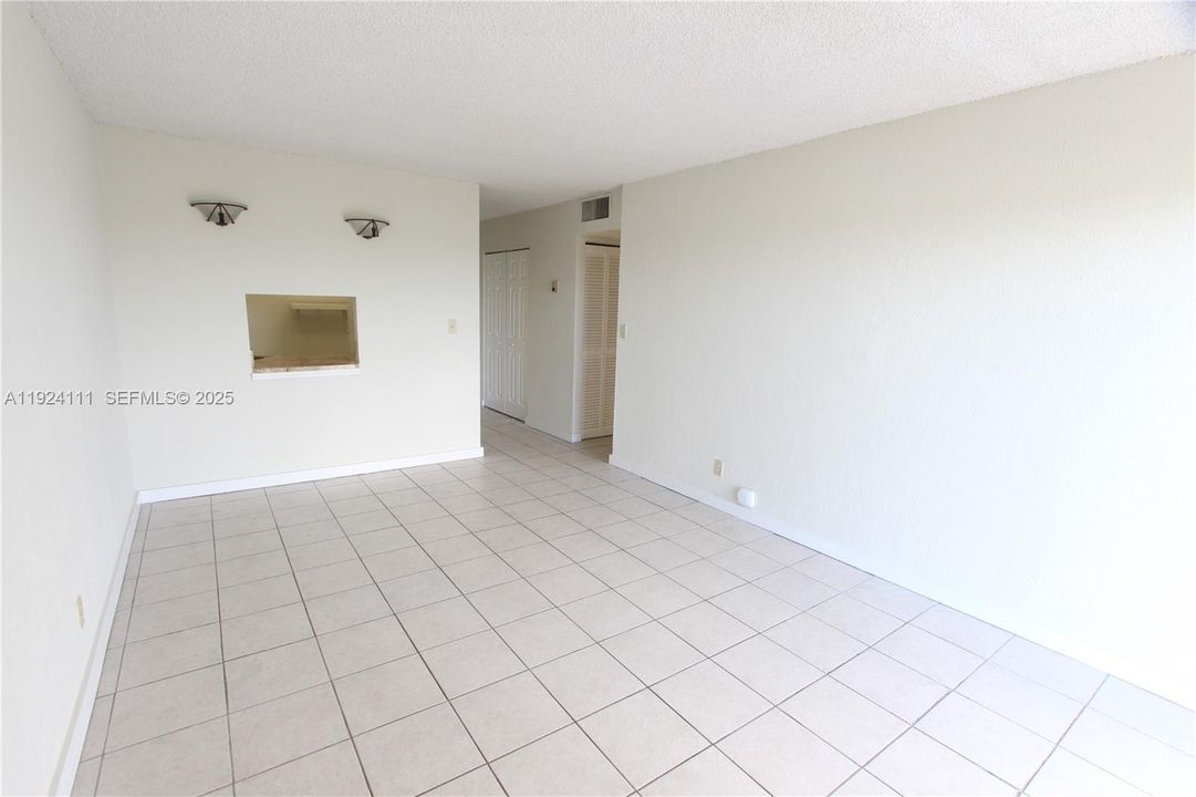 For Rent: $1,750 (1 beds, 1 baths, 605 Square Feet)