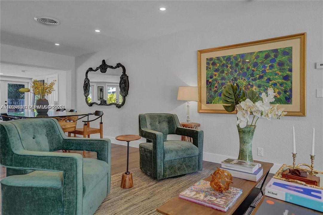 待售: $999,999 (5 贝兹, 3 浴室, 2159 平方英尺)