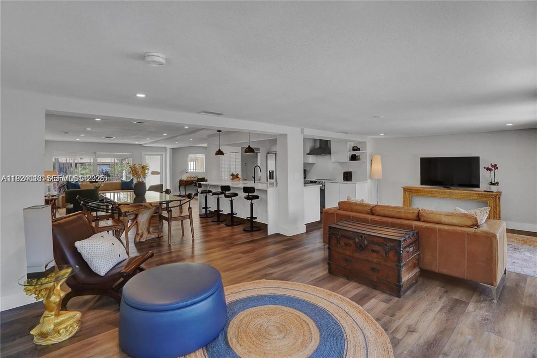 待售: $999,999 (5 贝兹, 3 浴室, 2159 平方英尺)