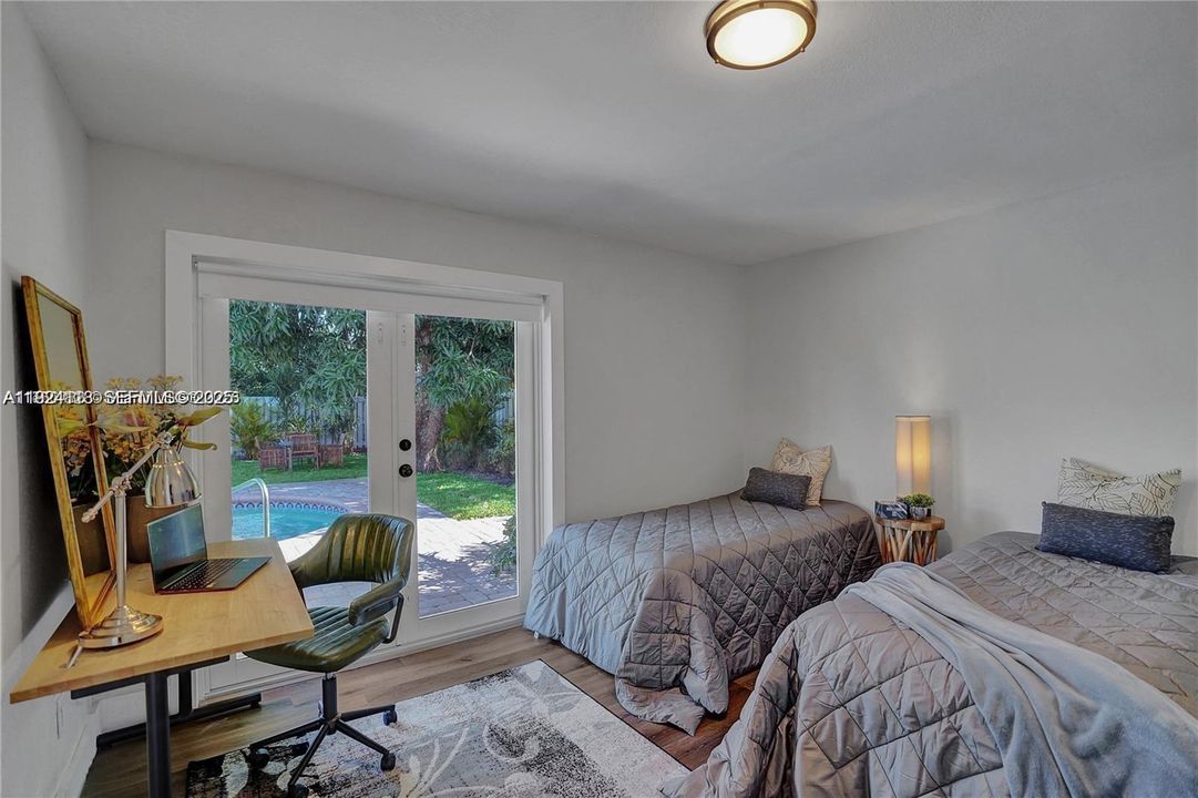 待售: $999,999 (5 贝兹, 3 浴室, 2159 平方英尺)