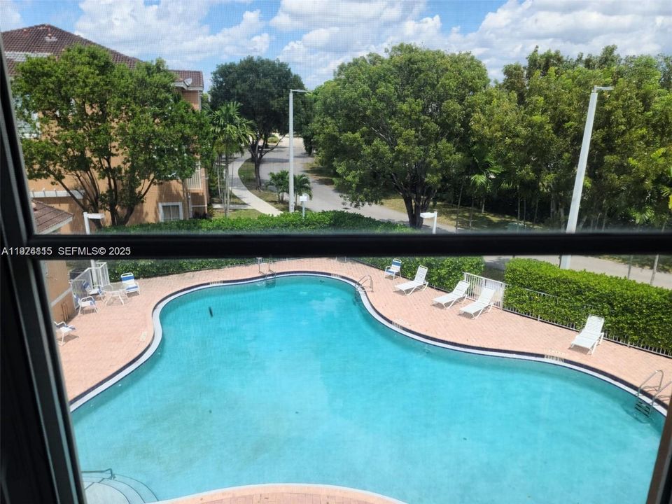 出租: $2,550 (2 贝兹, 2 浴室, 0 平方英尺)