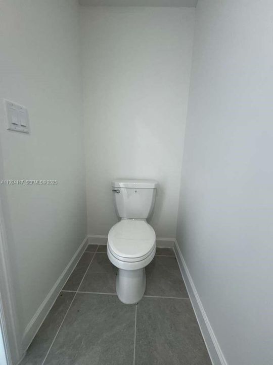 1/2 Bathroom
