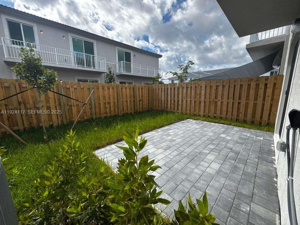 В аренду: $2,800 (4 спален, 3 ванн, 1746 Квадратных фут)