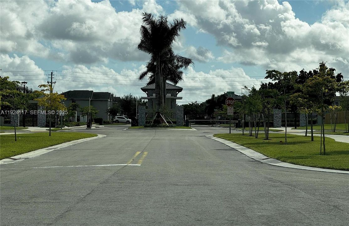 В аренду: $2,800 (4 спален, 3 ванн, 1746 Квадратных фут)